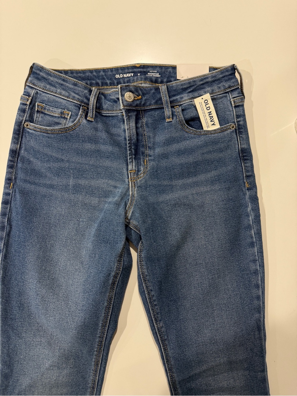 Old Navy Women's Skinny Jeans in Medium Blue Wash